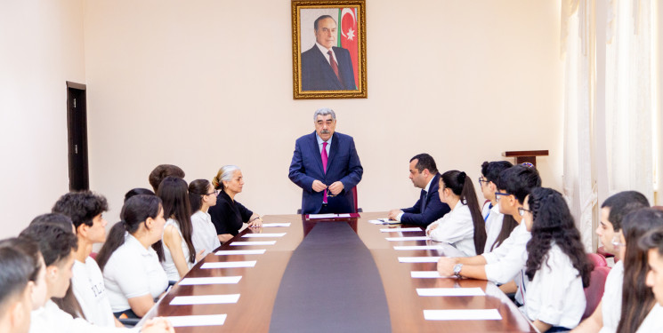 Salyanda təhsildə müvəffəqiyyətləri ilə fərqlənən  məzunlarla görüş keçirilib.