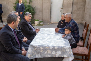 Salyan rayonunda “Anım günü” ərəfəsində RİH başçısı tərəfindən şəhid ailələrini ziyarət bugün də davam etdirilir.