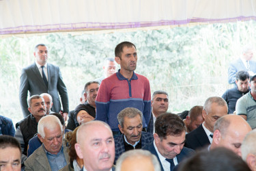 Salyan Rayon İcra Hakimiyyətinin başçısı Rüstəm Xəlilov İkinci Varlı kəndində qəbul keçirdi.