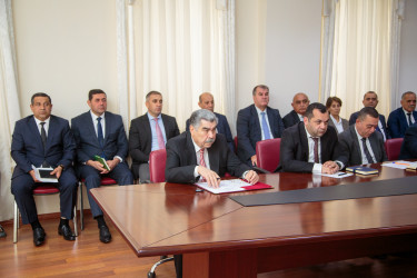 Rüstəm Xəlilov vətəndaşların müraciətlərini dinlədi.