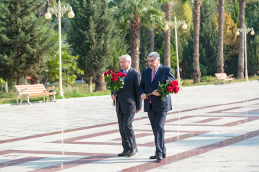 İqtisadiyyat nazirinin müavini Sahib Ələkbərov Salyanda vətəndaşları qəbul edib.