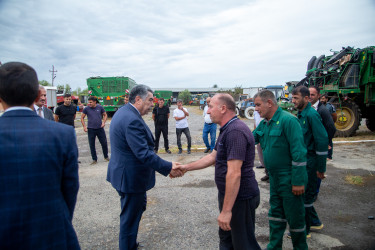 RİH başçısı Rüstəm Xəlilov pambıq yığımına son hazırlıq işləri ilə əlaqədar “Aqroservis” ASC-nin Sabirabad regional nümayədəliyinin Salyan Rayon bölməsində olub.