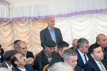 Salyan Rayon İcra Hakimiyyətinin başçısı Rüstəm Xəlilov İkinci Varlı kəndində qəbul keçirdi.