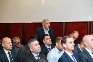 Rüstəm Xəlilov şəhər sakinləri ilə növbəti səyyar qəbulu Mədəniyyət Mərkəzində keçirib.