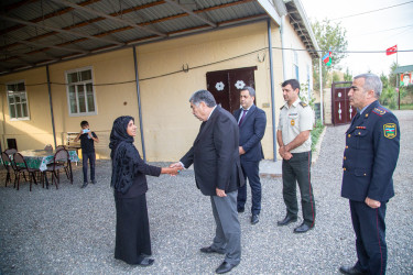 Salyan rayonunda “Anım günü” ərəfəsində RİH başçısı tərəfindən şəhid ailələrini ziyarət bugün də davam etdirilir.