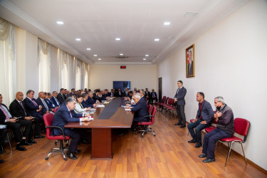 Rüstəm Xəlilov Rayon İcra Hakimiyyətinin inzibati binasında  növbəti fərdi qəbul keçirtdi.