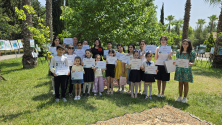 Yaşıl dünya naminə həmrəylik ili"  çərçivəsində  "Yaşıl dünya üçün həmrəy olaq"  adlı rəsm müsabiqəsinin yekun sərgisi keçirilib.