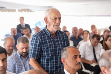 Rüstəm Xəlilov Seyidan kəndinin sakinləri ilə görüşdü.