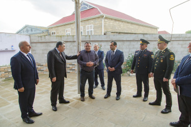 Salyan rayonunda şəhidlərin ailə üzvləri ziyarət olunur.