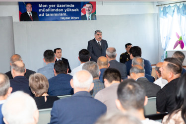 Salyan RİH başçısı Rüstəm Xəlilov 7 saylı texniki fənlər təmayüllü məktəb liseydə  şəhər əhalisi ilə görüş keçirib.